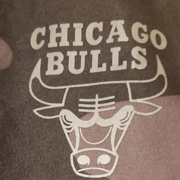 3pc NBA New BULLS Boy's Girl's jogger shirt set - Picture 3 of 10